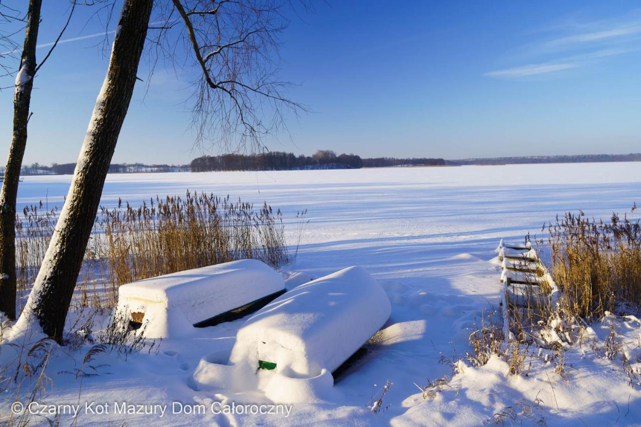 הוילה Malkinie Czarny Kot Mazury Dom Caloroczny מראה חיצוני תמונה