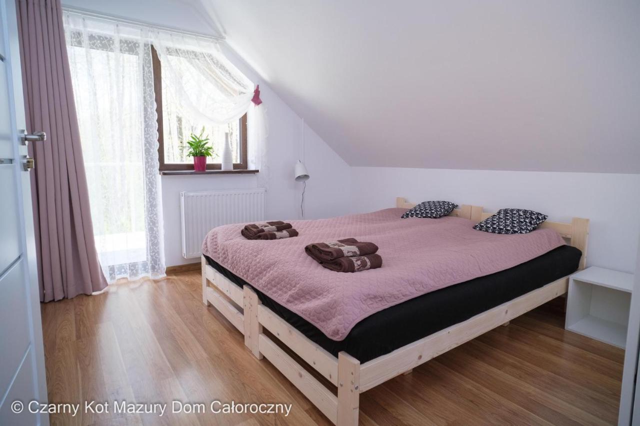 הוילה Malkinie Czarny Kot Mazury Dom Caloroczny מראה חיצוני תמונה