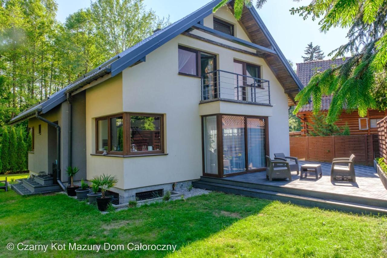 הוילה Malkinie Czarny Kot Mazury Dom Caloroczny מראה חיצוני תמונה